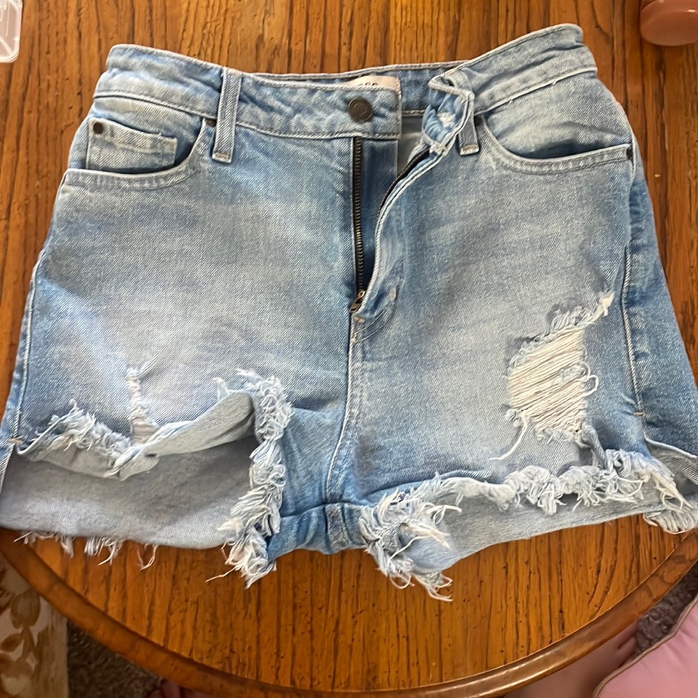 only warn a couple times, too small. small unnoticeable stain.